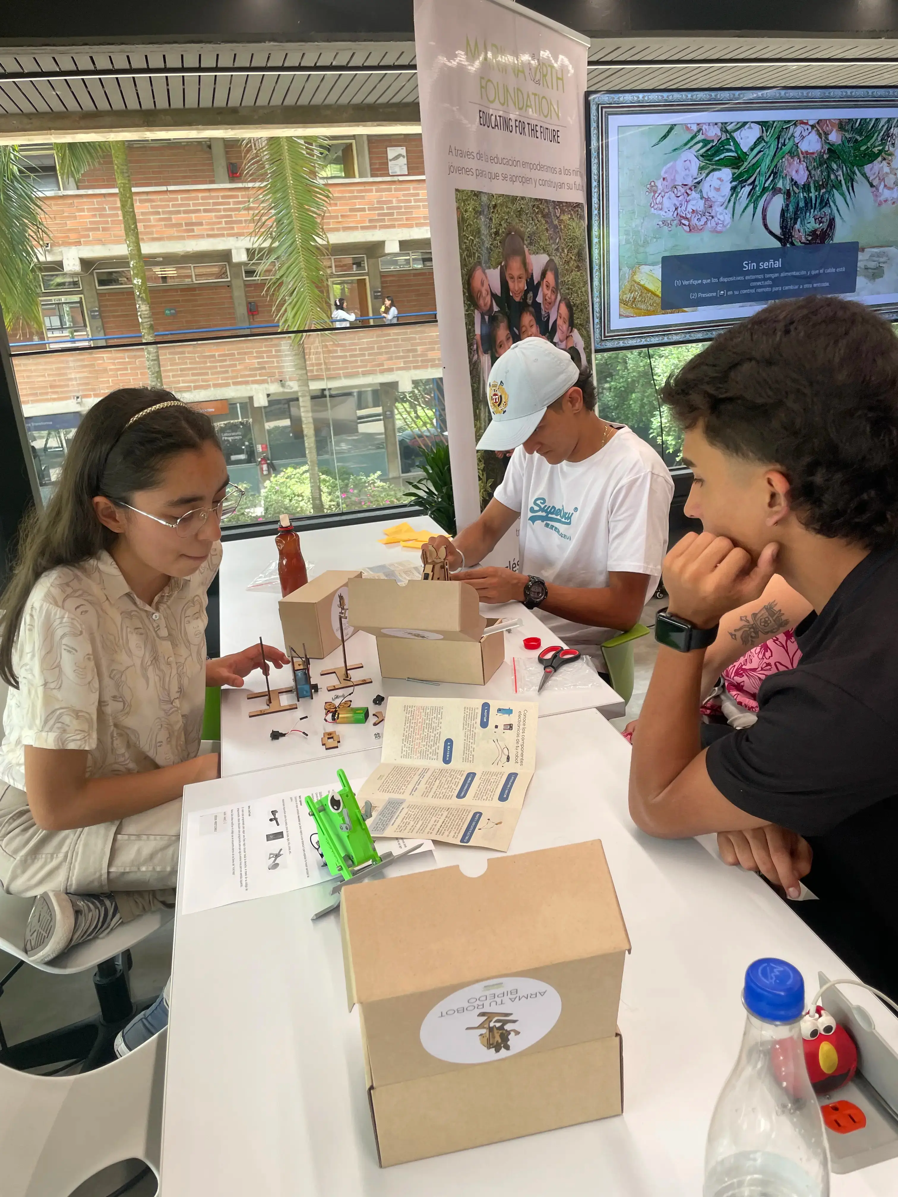 Participantes aprendiendo y explorando nuevas ideas en Next
